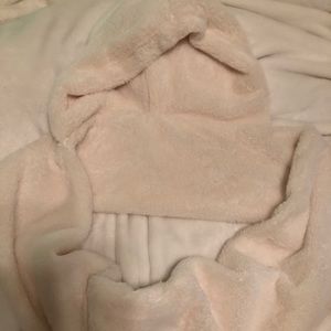 Hooded Off-White Shaw